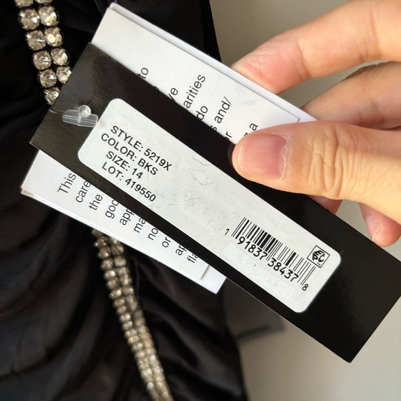 XSCAPE Rhinestone-Trim‎ One-Shoulder Gown Sz 14 - Picture 7 of 11